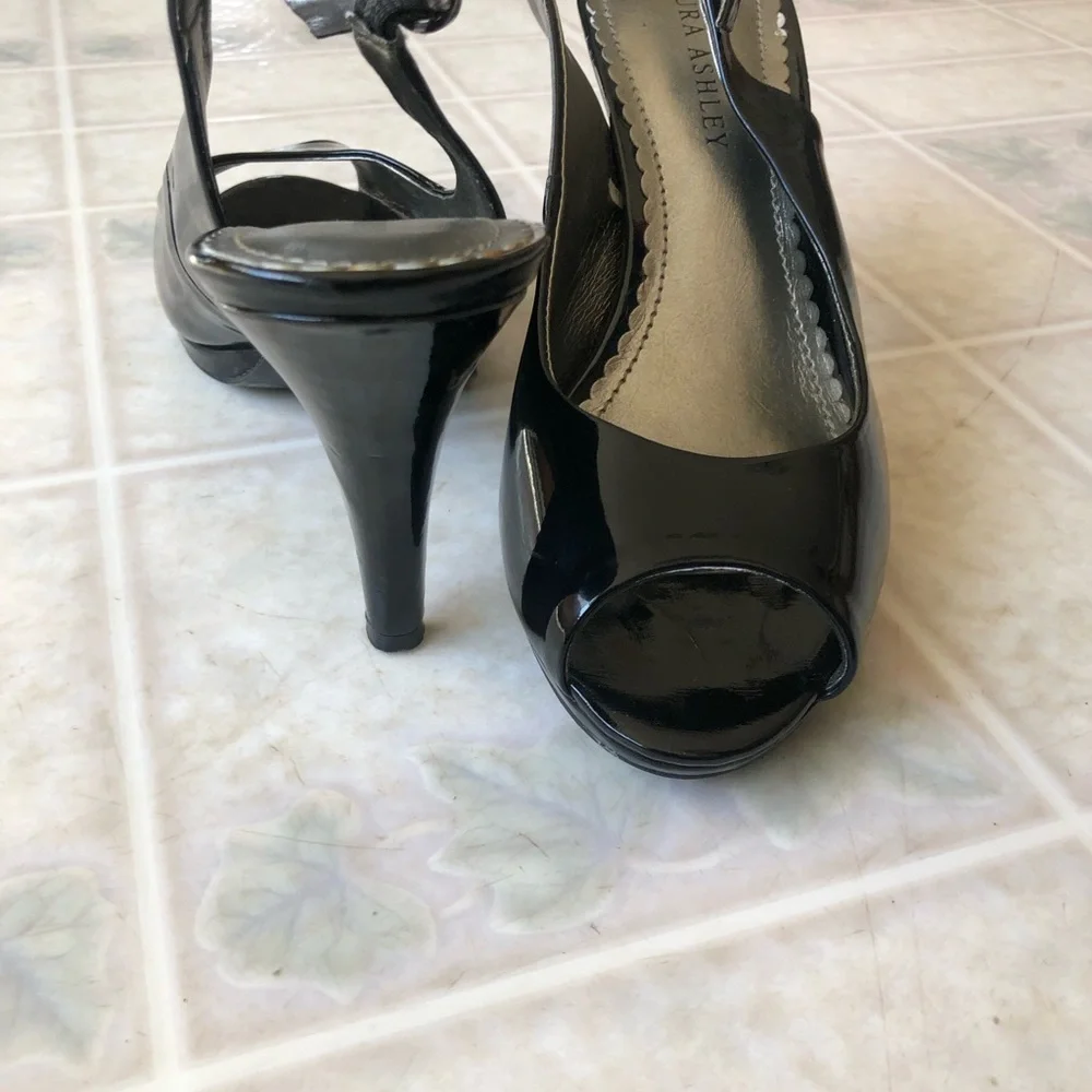 Laura Ashley 5” heel